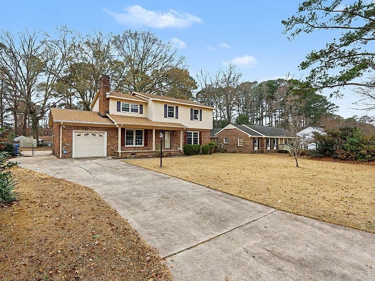 Listing photo 3