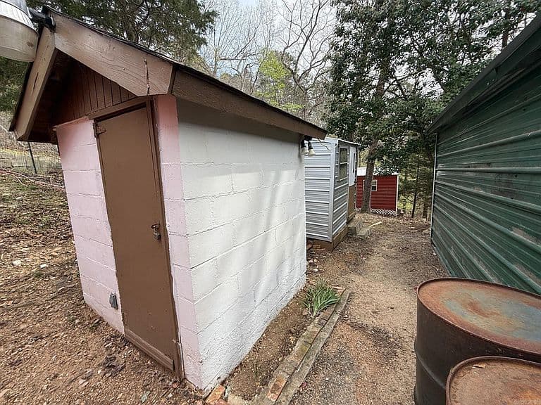 Listing photo 4