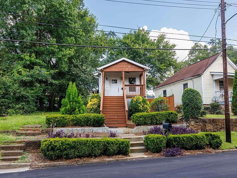 Listing photo 3