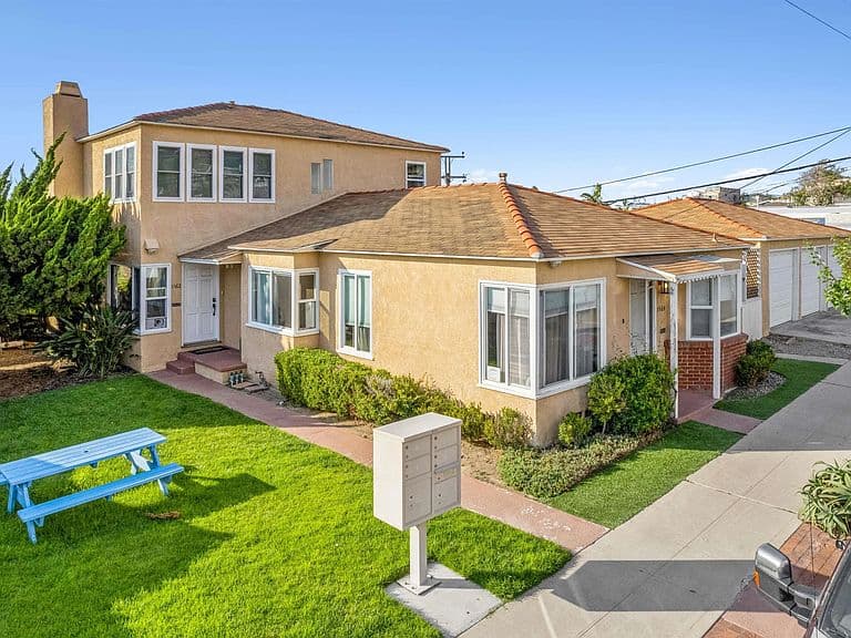 Listing photo 4