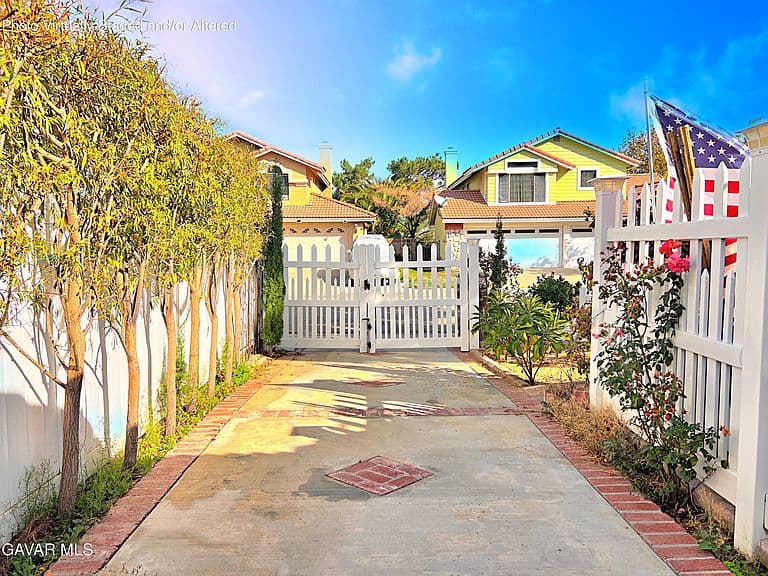 Listing photo 4