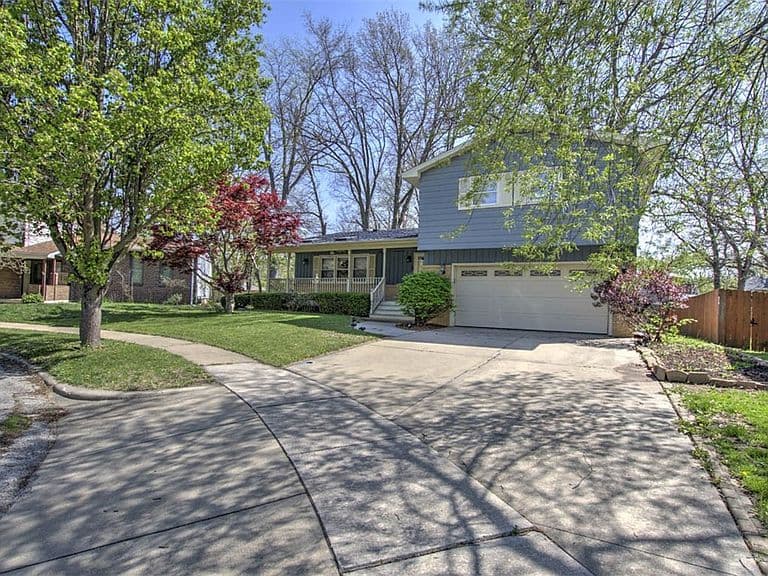 Listing photo 3