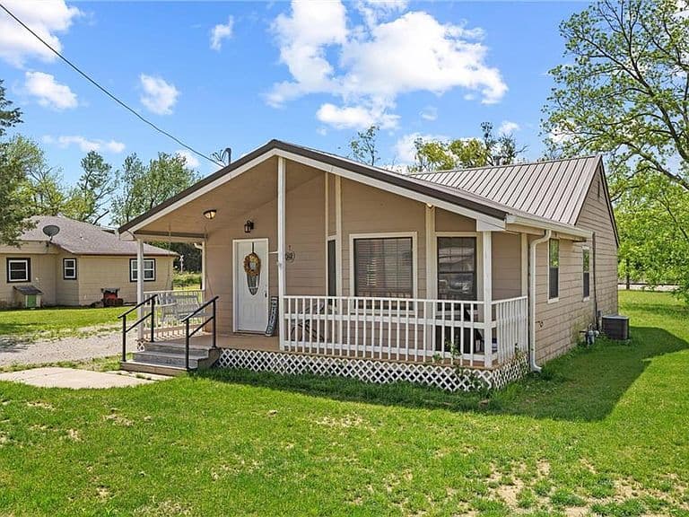 Listing photo 4