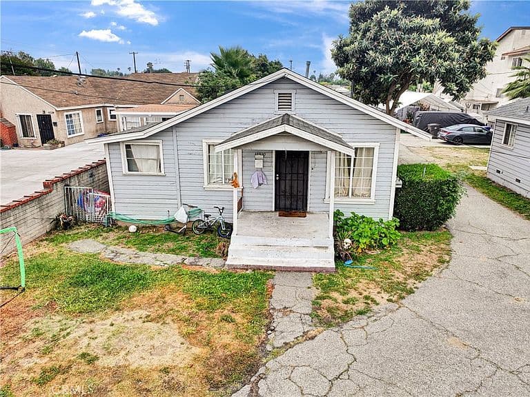 Listing photo 4