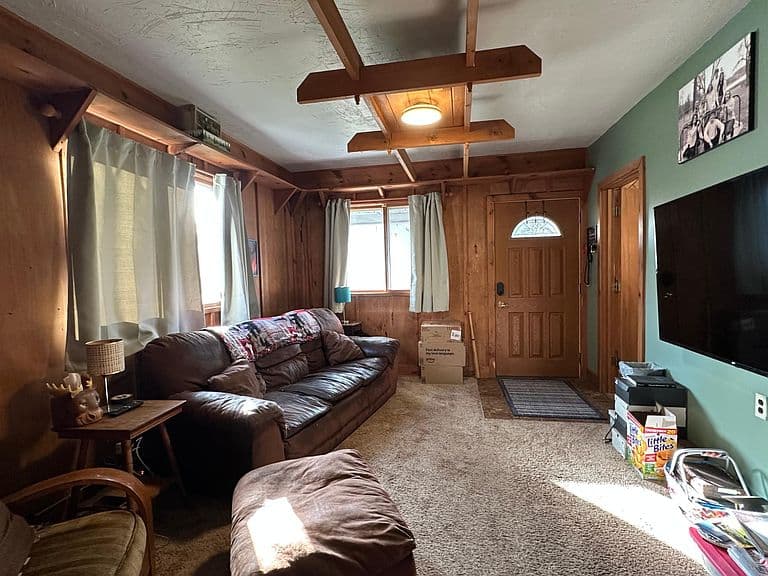 Listing photo 3
