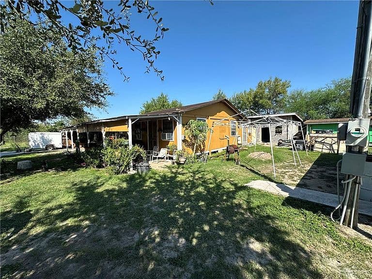 Listing photo 4