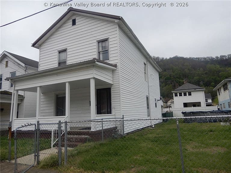 Listing photo 2
