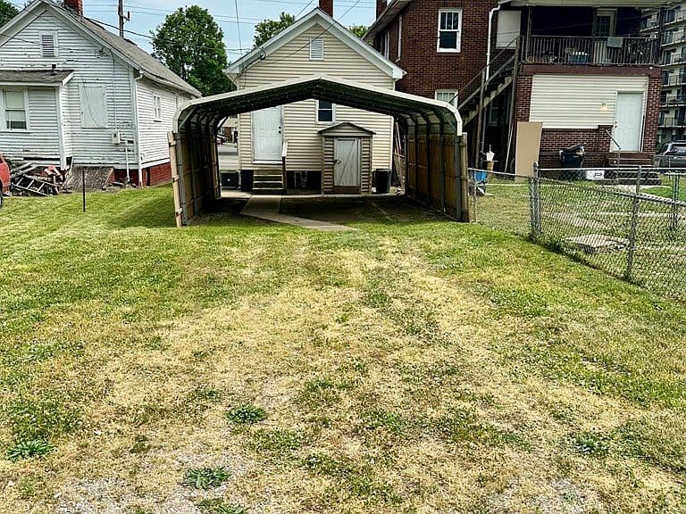 Listing photo 4