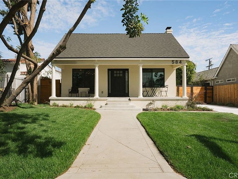 Listing photo 2