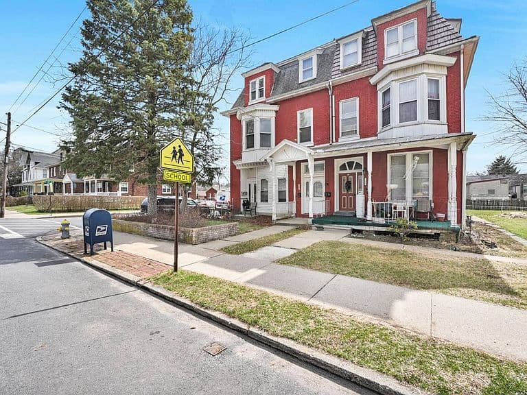 Listing photo 5