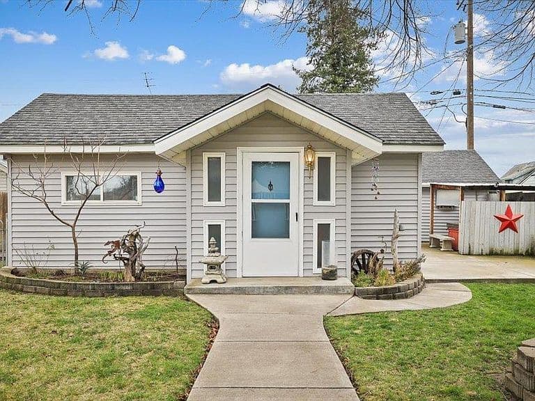 Listing photo 2