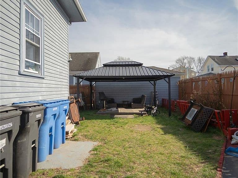 Listing photo 5