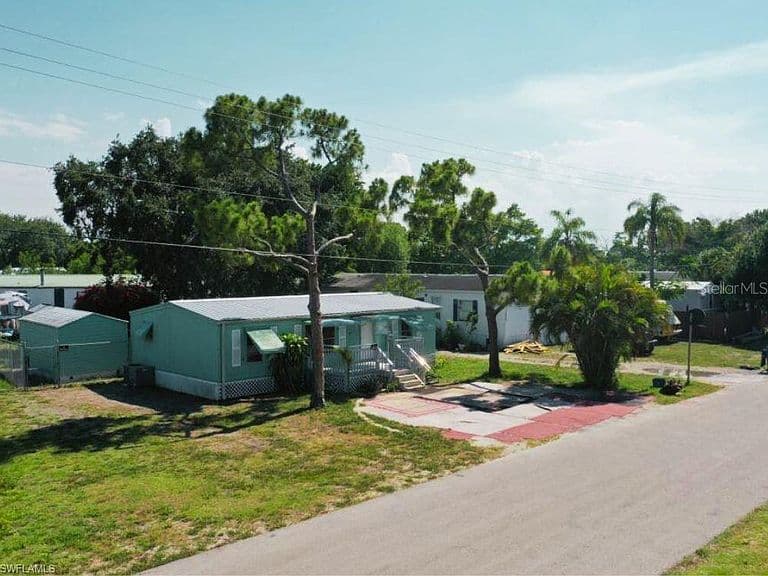 Listing photo 2