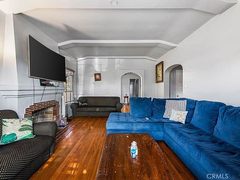 Listing photo 4