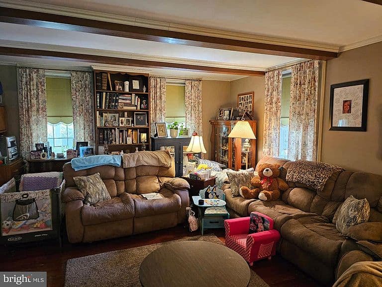 Listing photo 3