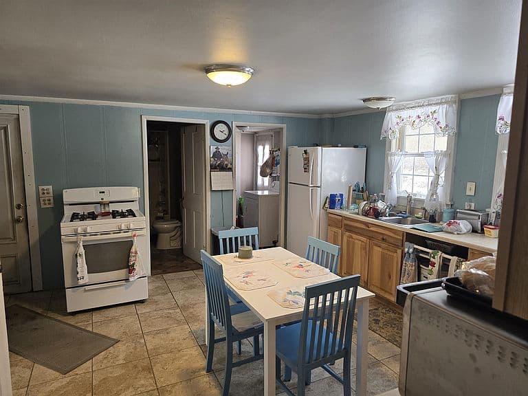 Listing photo 4