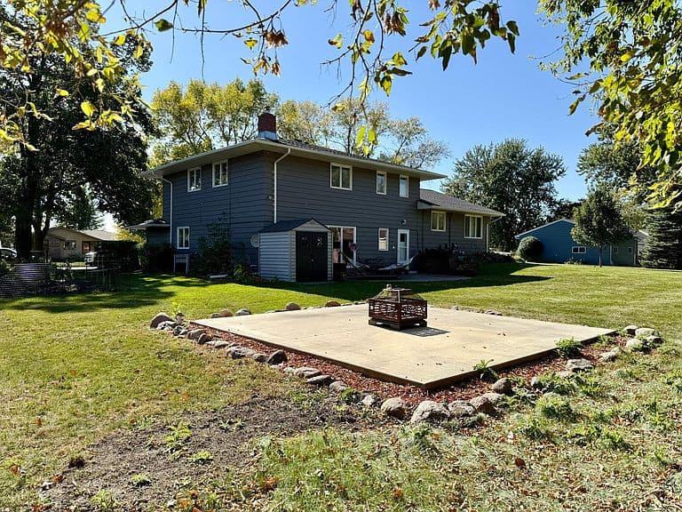 Listing photo 5