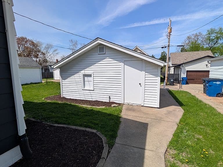 Listing photo 4