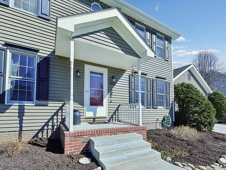 Listing photo 4