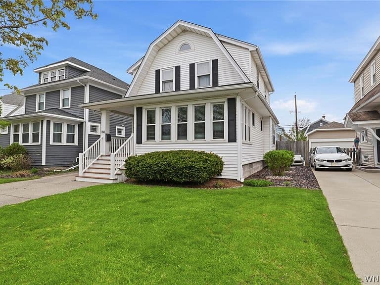 Listing photo 2