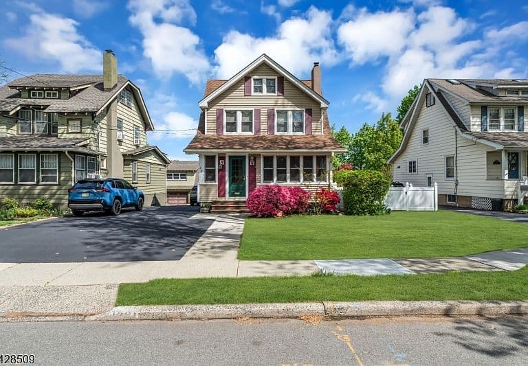 Listing photo 3