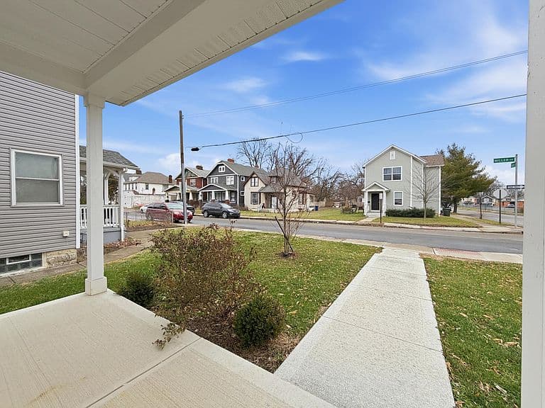 Listing photo 4