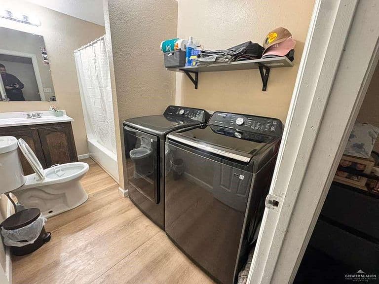Listing photo 4