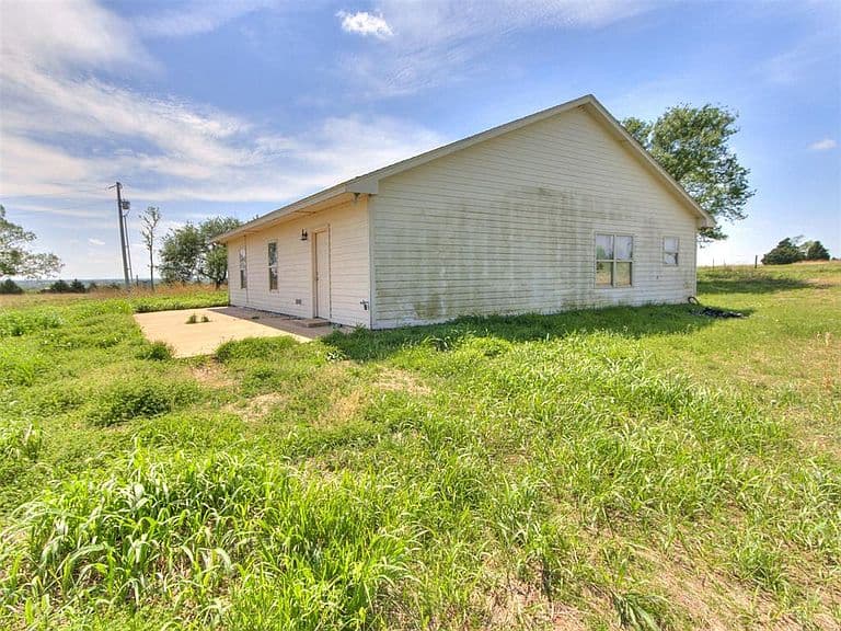 Listing photo 5