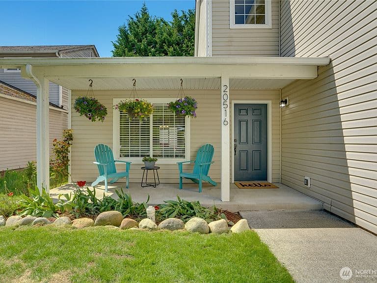 Listing photo 3