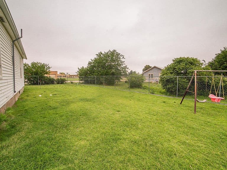 Listing photo 5