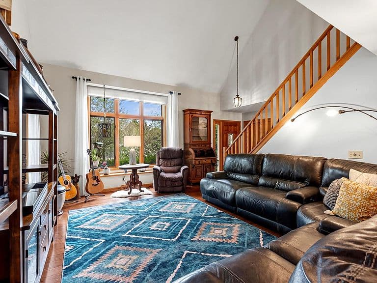 Listing photo 4