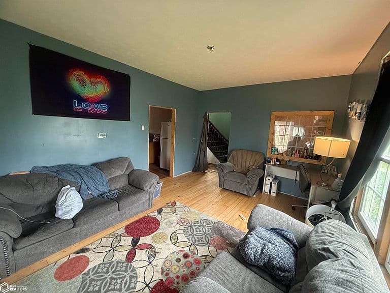 Listing photo 5