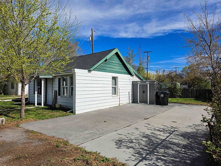 Listing photo 3