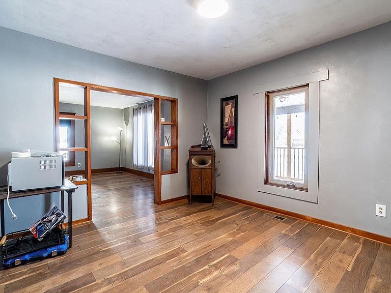 Listing photo 3