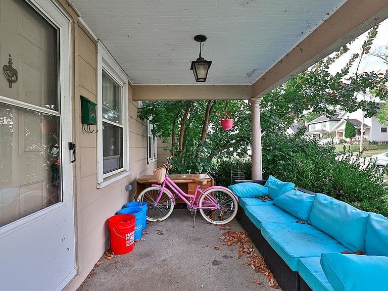 Listing photo 3