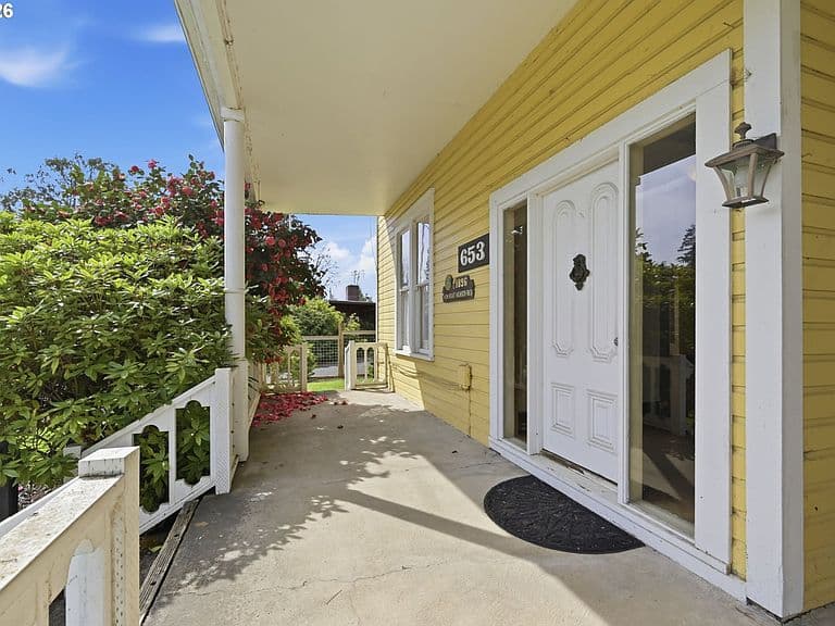 Listing photo 4