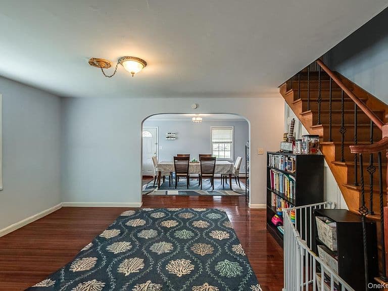Listing photo 5