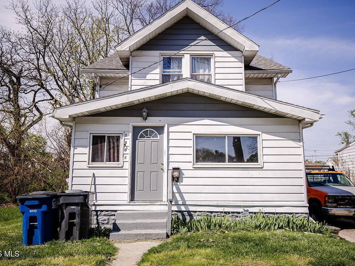 Primary listing photo