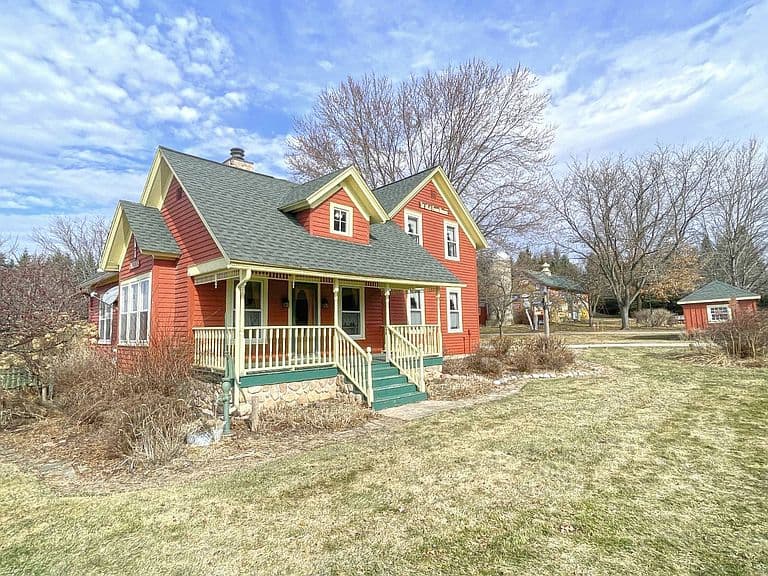 Listing photo 3