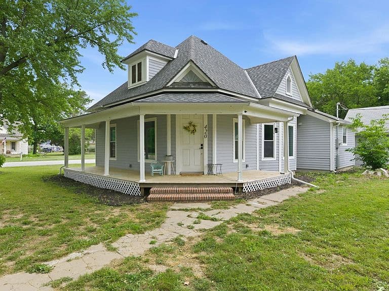 Listing photo 4