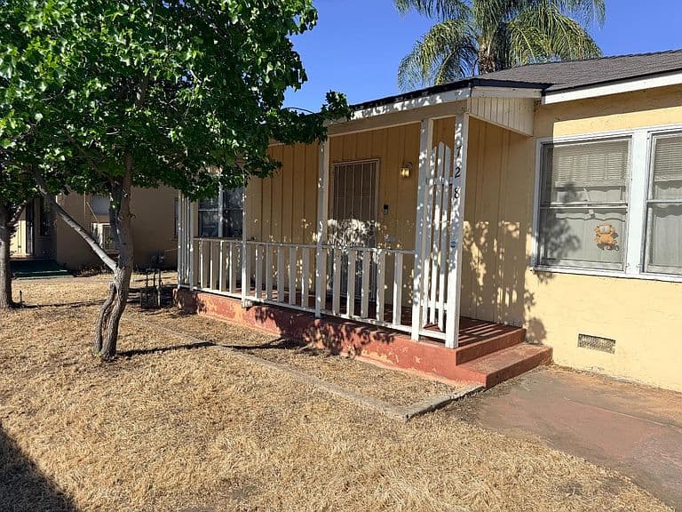 Listing photo 2