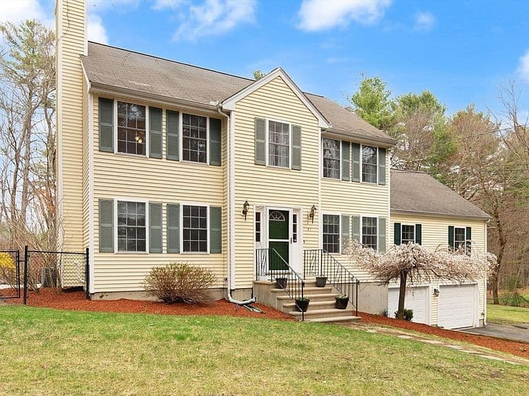 Listing photo 2