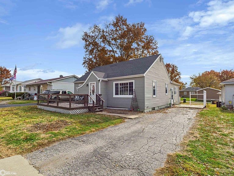 Listing photo 3