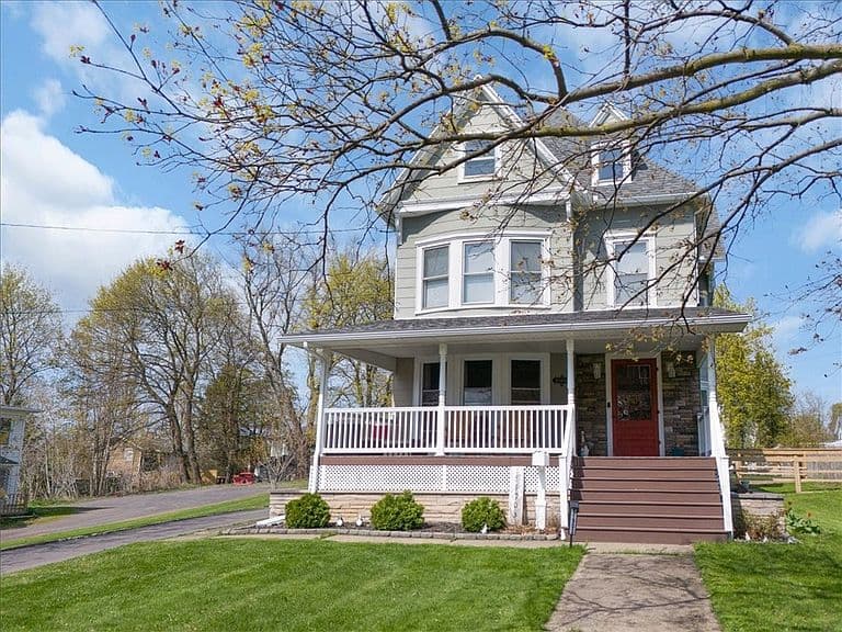 Listing photo 3