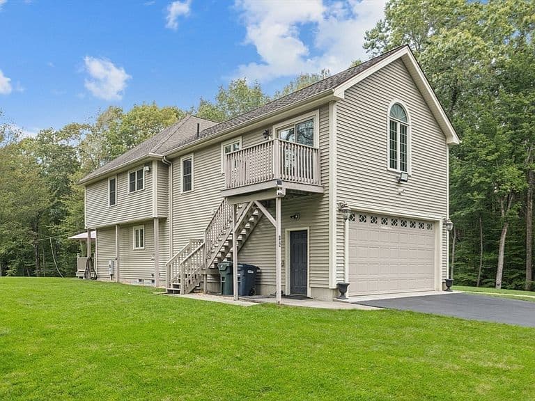 Listing photo 3
