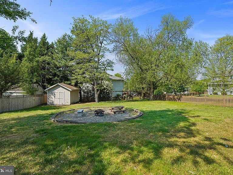 Listing photo 5
