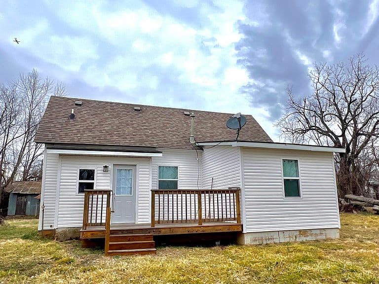 Listing photo 3