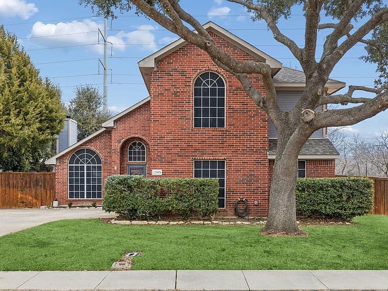Listing photo 3