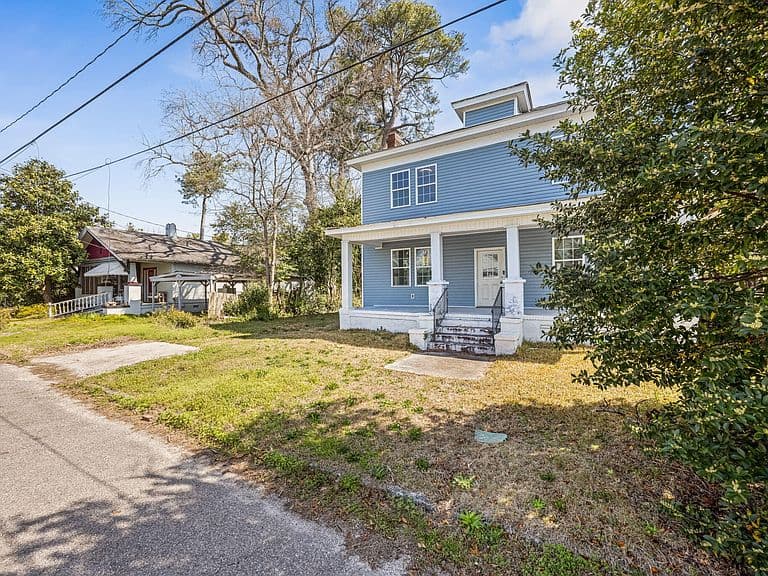 Listing photo 3