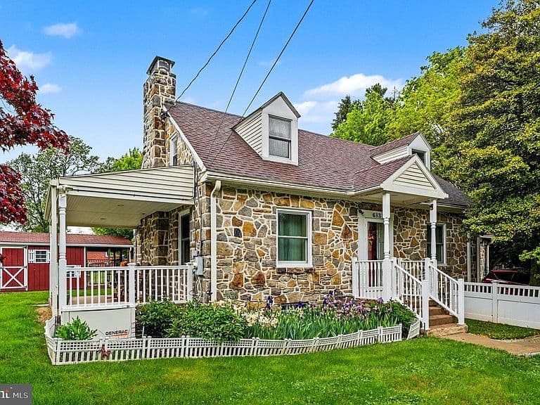 Listing photo 4